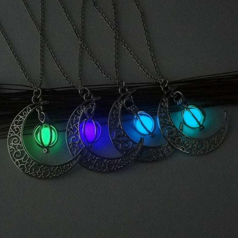 Creative Moon Necklace